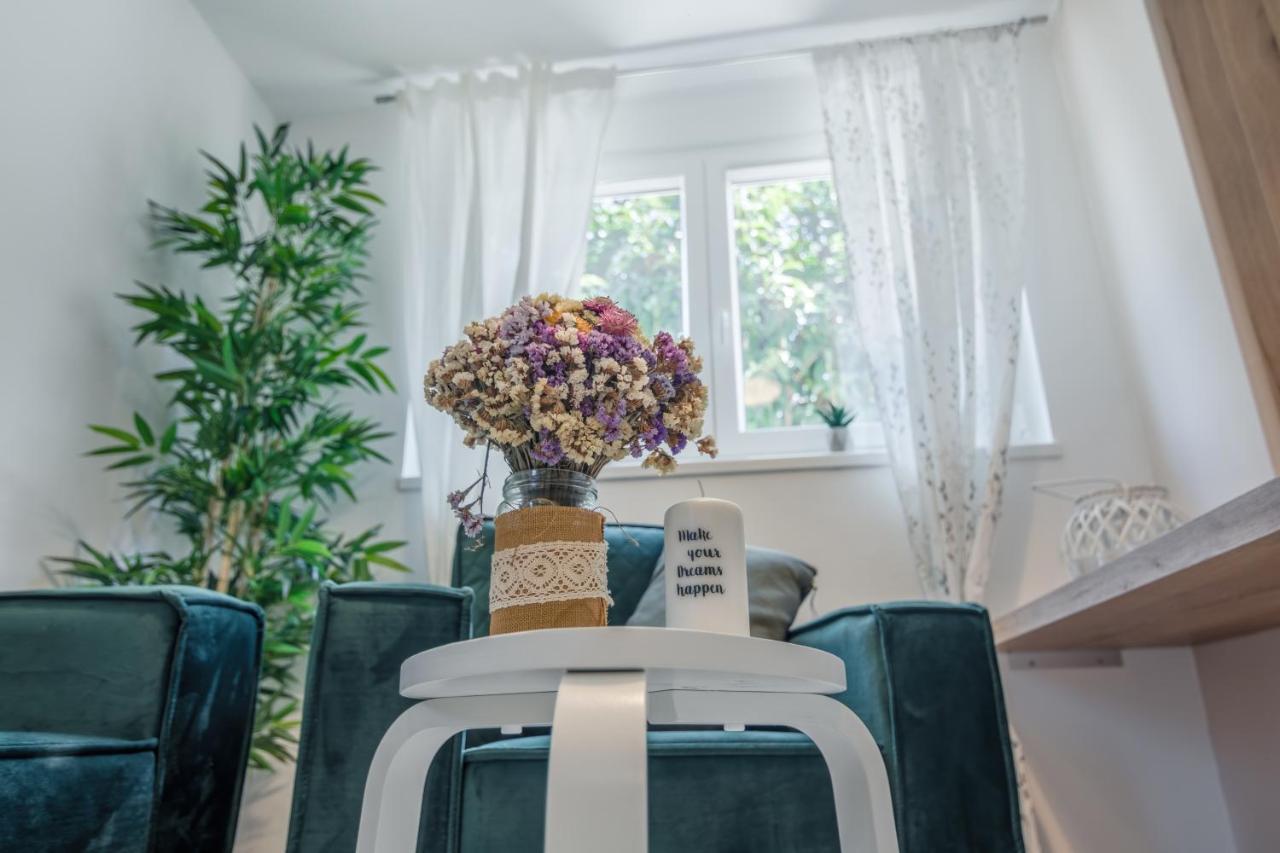 Apartment Norah With Private Parking พูลา ภายนอก รูปภาพ