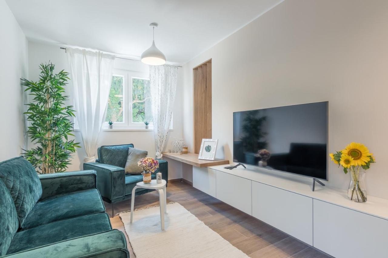Apartment Norah With Private Parking พูลา ภายนอก รูปภาพ